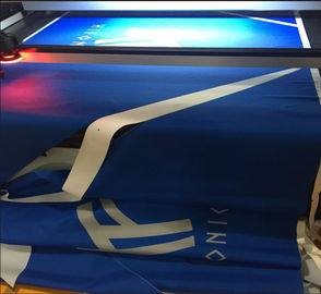 il letto di taglio del laser 100W veste la tagliatrice del laser per l'industria di indumento